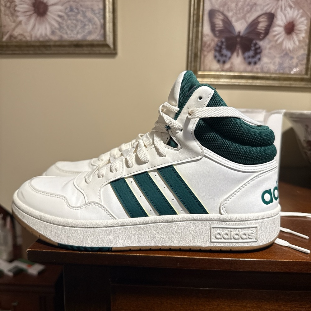 Adidas men’s white and green hightops